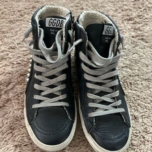 Classic leather Golden Goose.